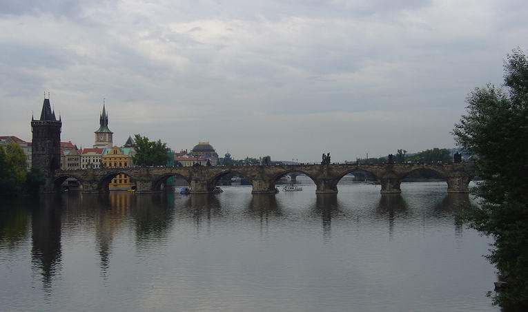 bridge_over_moldau